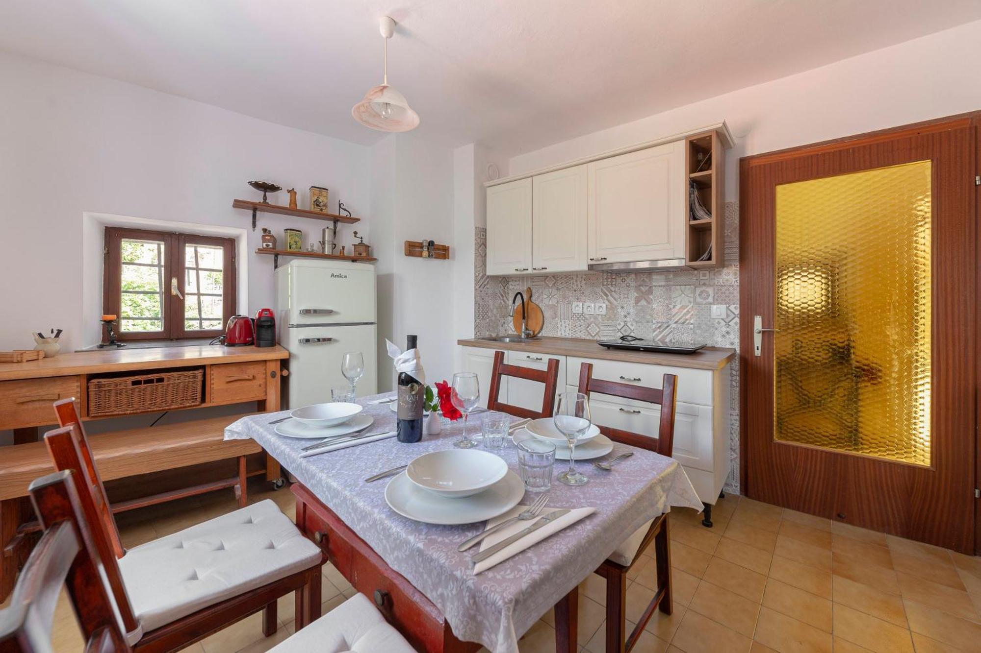 Appartamento Under The Rock House In Osp With Hot Tub Esterno foto
