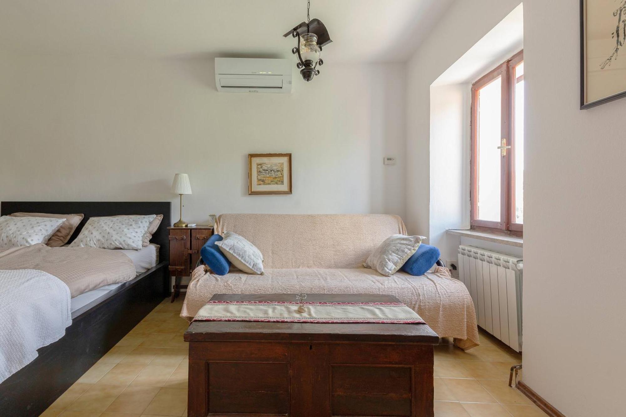 Appartamento Under The Rock House In Osp With Hot Tub Esterno foto