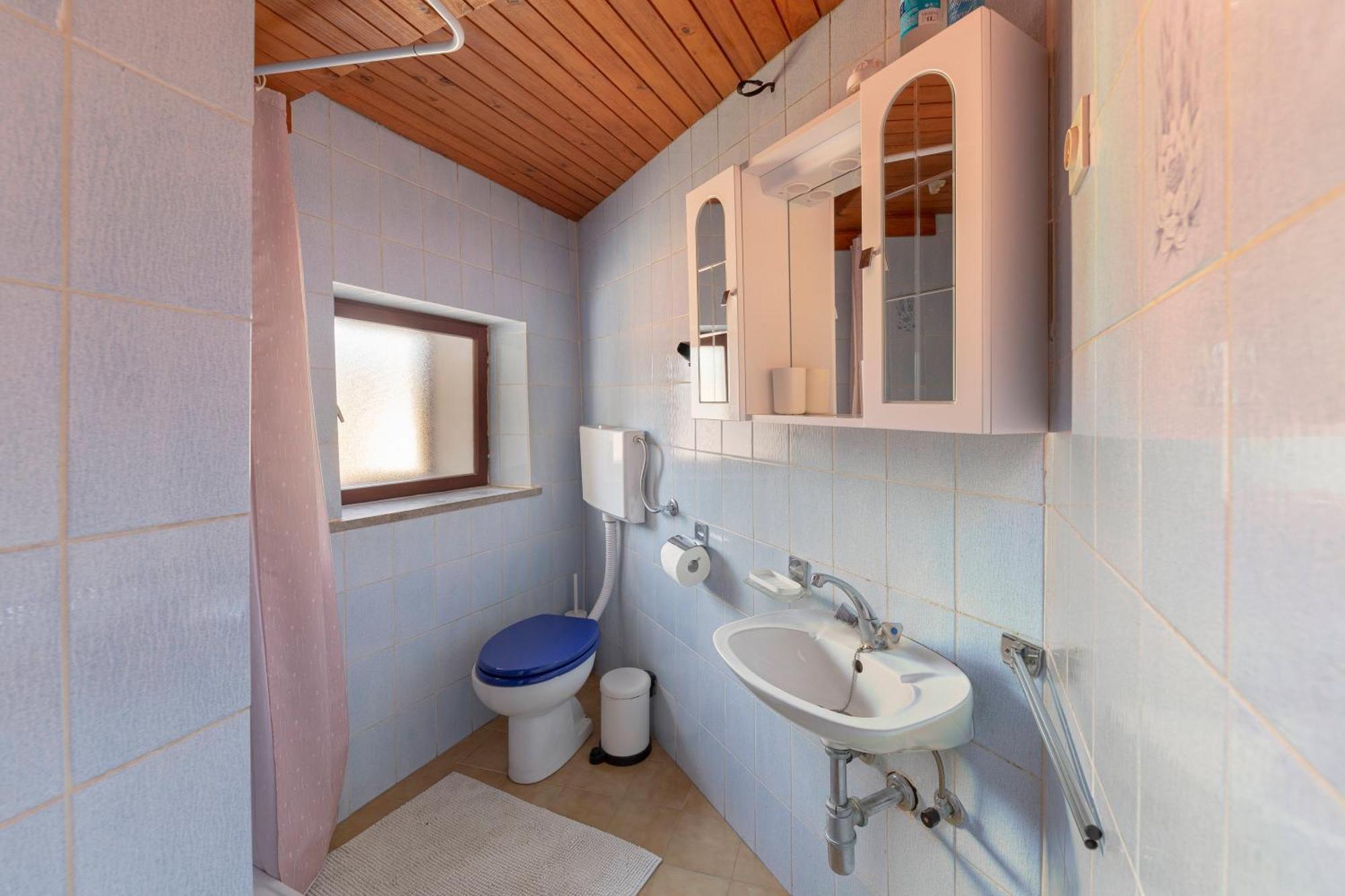 Appartamento Under The Rock House In Osp With Hot Tub Esterno foto